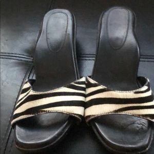 Taryn rose comfy sandals!